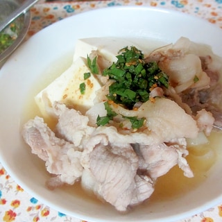 大根と豚肉のニラダレ湯豆腐
